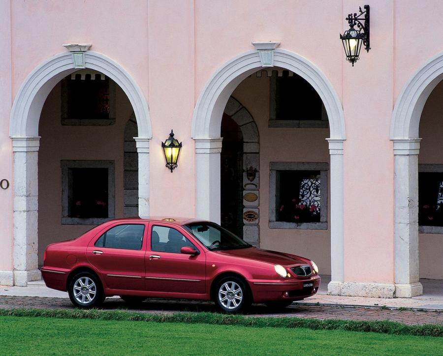  Lancia Lybra 1999 года  (фото 9 из 67)